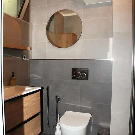 Ve Mlyne Apartment *
