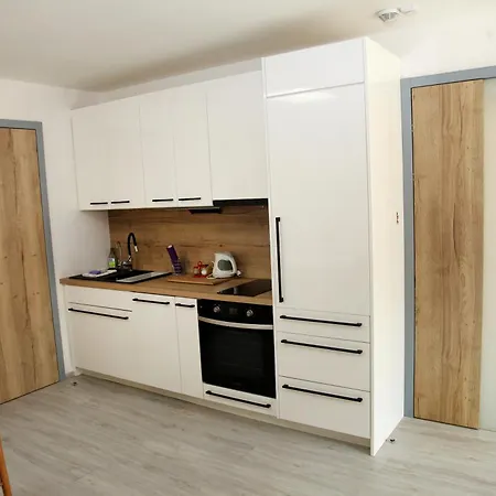 Ve Mlyne Apartment